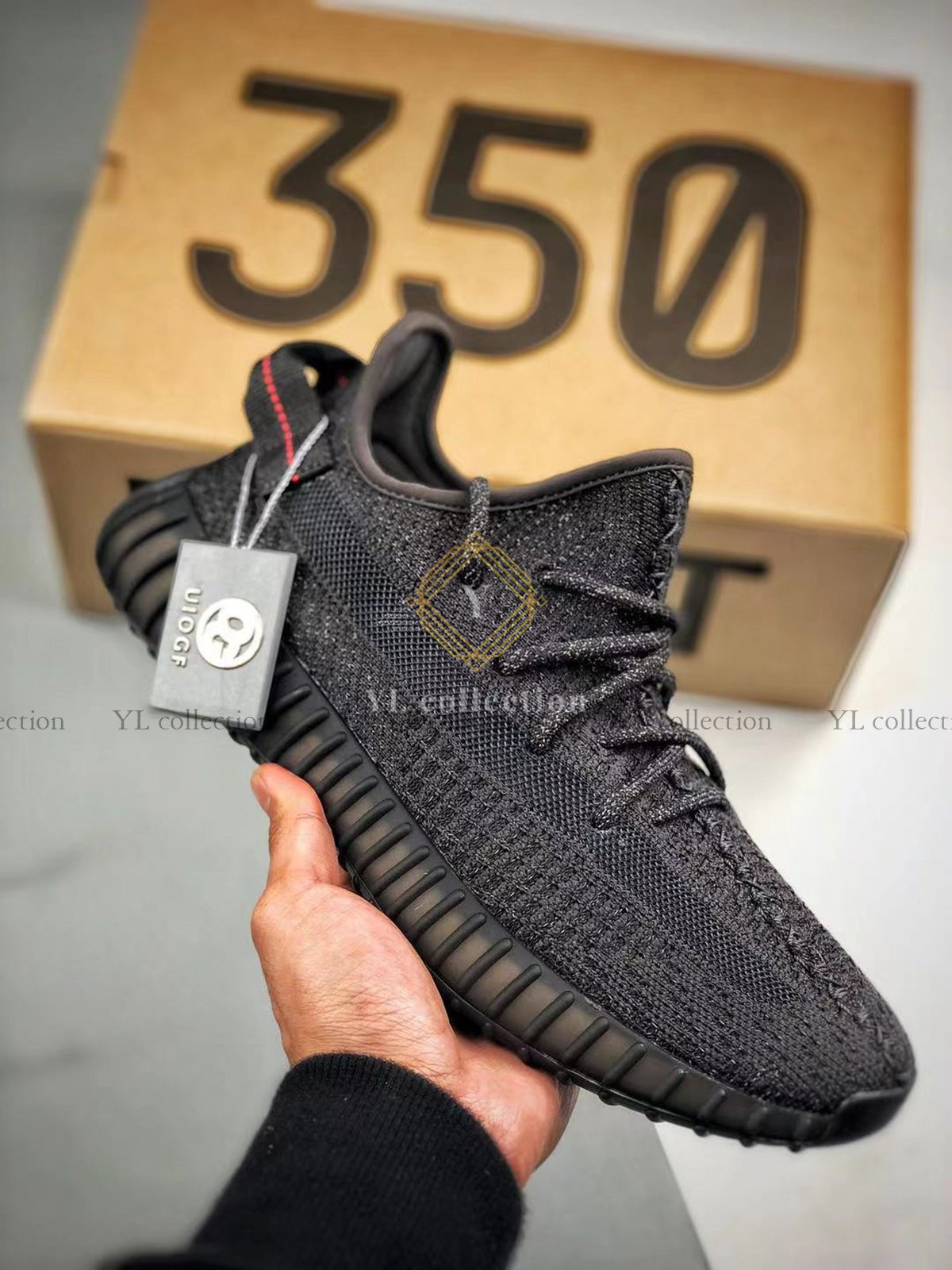 아디다스 이지부스트 350 트리플 블랙 스니커즈