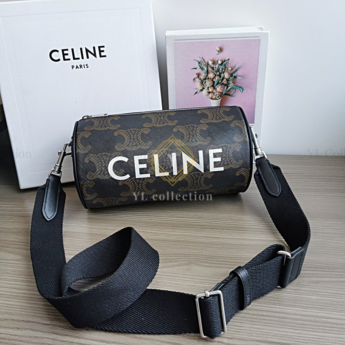 셀린느 트리오페 캔버스 캘린더 크로스백