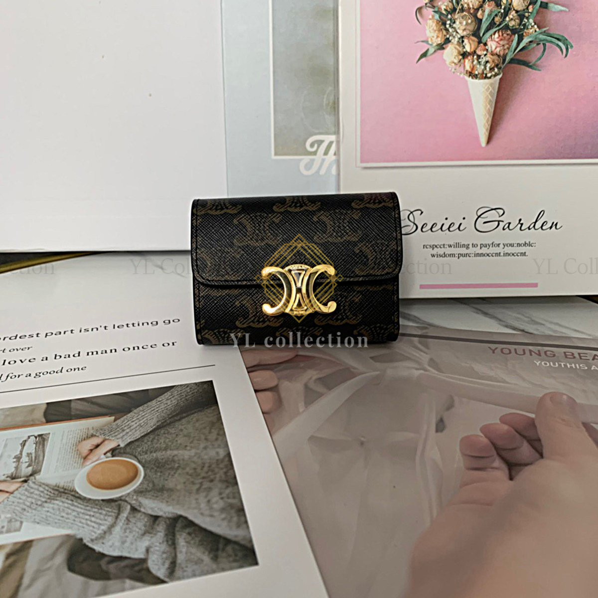 셀린느 트리오페 컴팩트 지갑