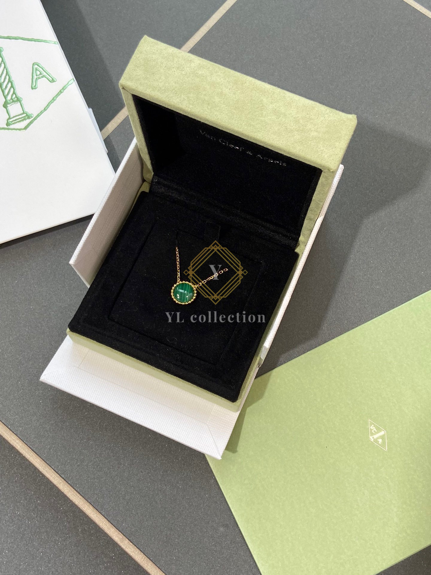 반클리프 뻬를리 펜던트 목걸이