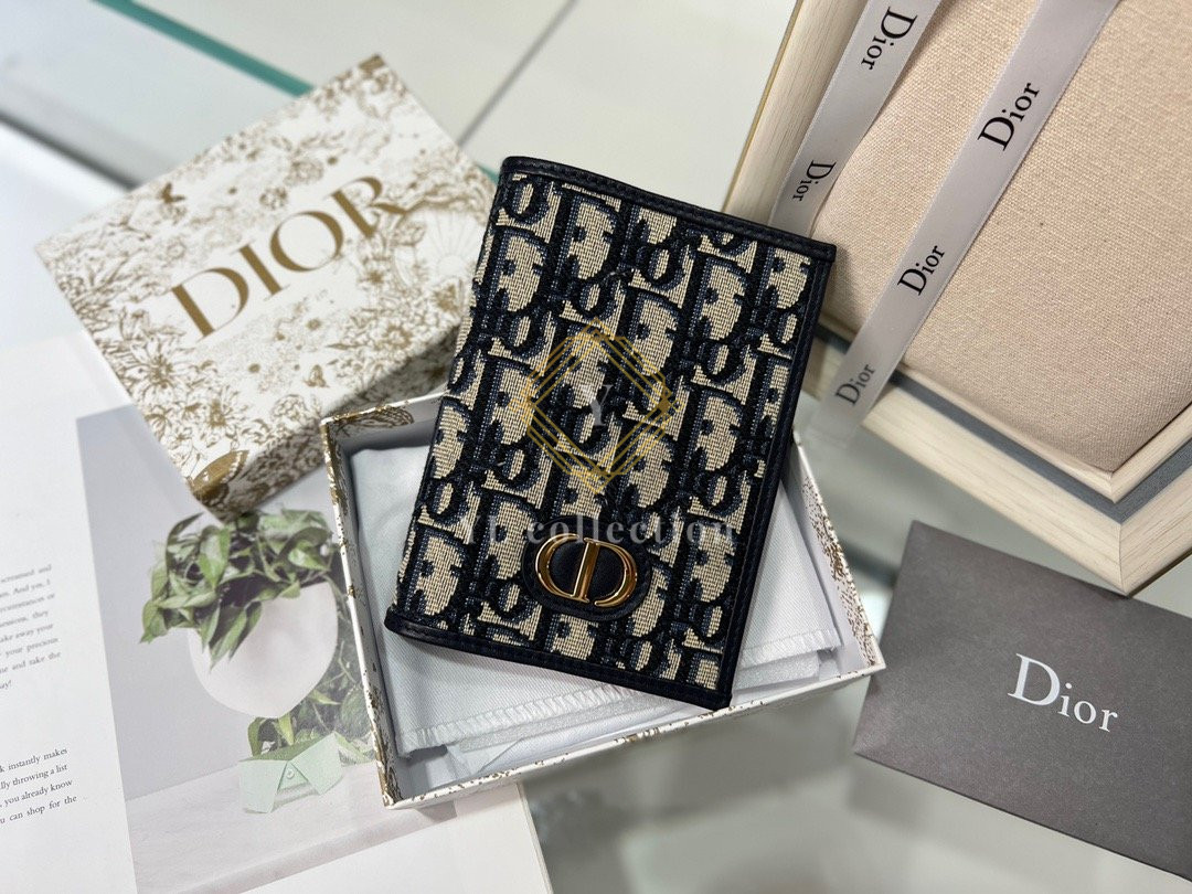 디올 30 몽테인 여권 케이스 지갑