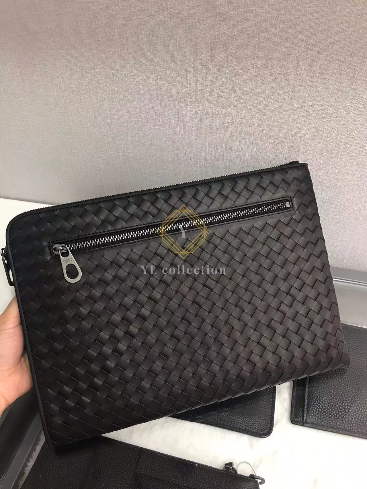 보테가베네타 위빙 인트레치아토 클러치