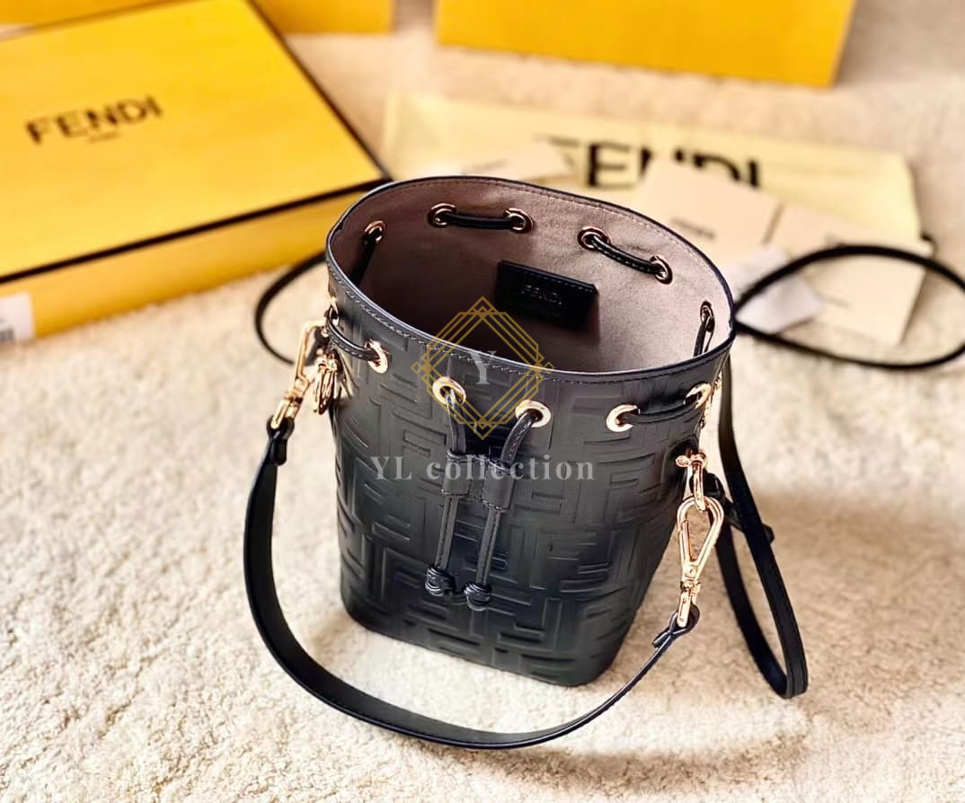 펜디 몬트레조 미니 버킷백