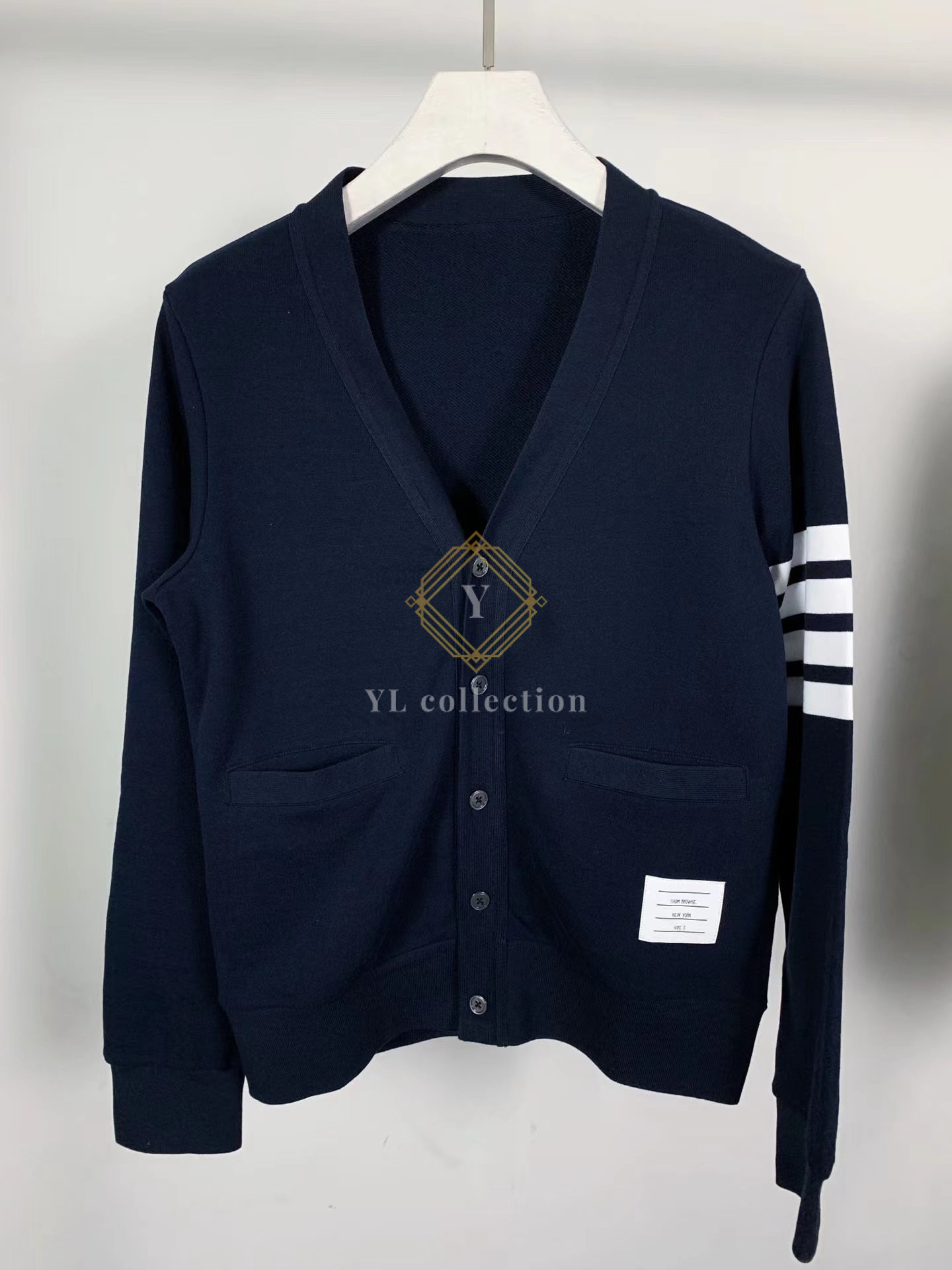 톰브라운 사선완장 브이넥 가디건