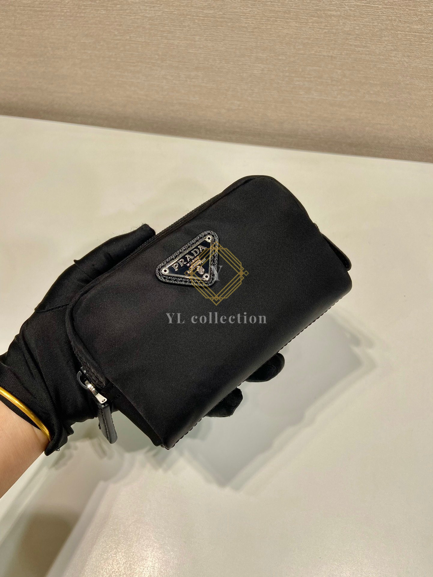 프라다 리나일론 미니 파우치