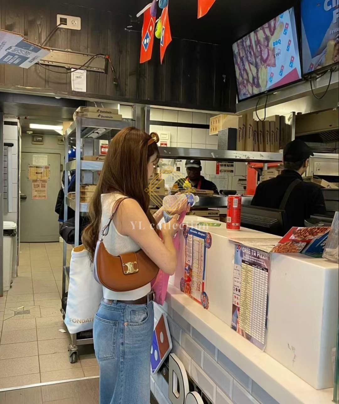 셀린느 트리오페 레더 아바 호보백 미디움