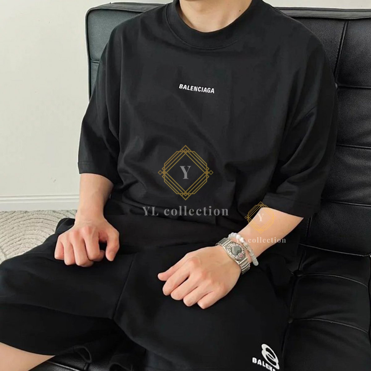 발렌시아가 백 로고 프린팅 반팔 티