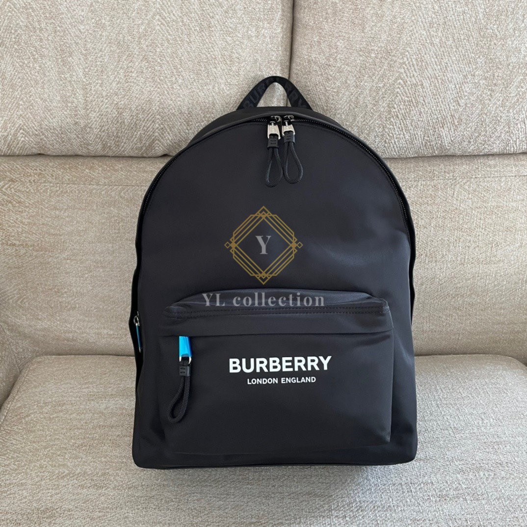 버버리 로고 프린트 나일론 백팩