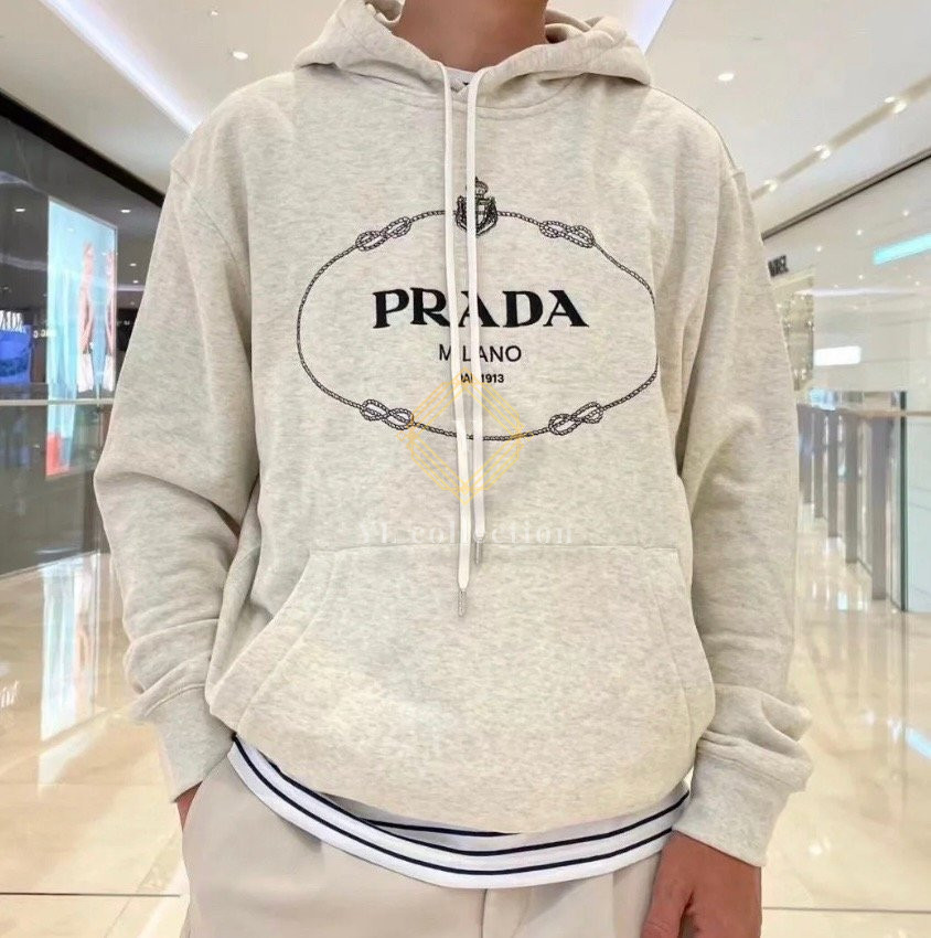 프라다 로고 자수 드로스트링 후드 베이지