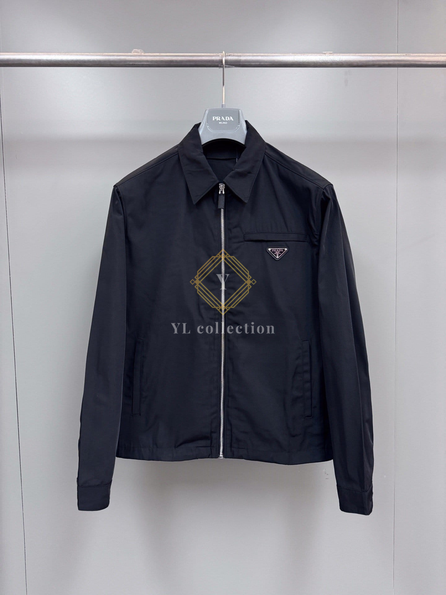 프라다 리나일론 블루종 재킷