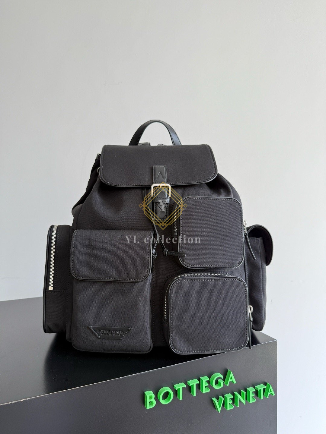 프라다 크로스로드 멀티 포켓 백팩