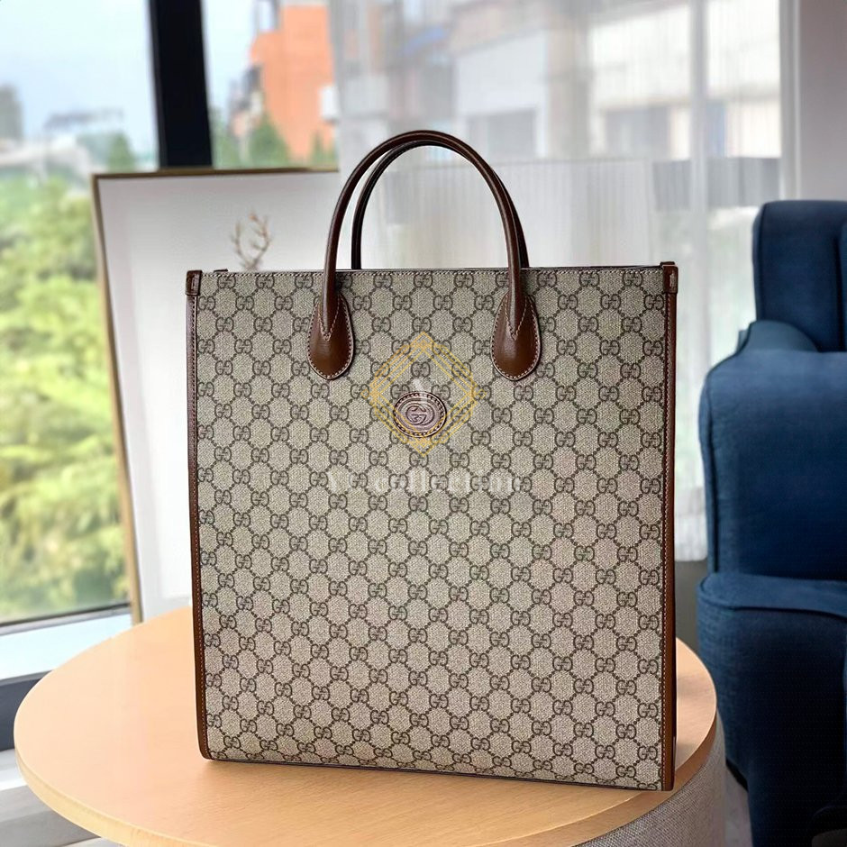 구찌 인터로킹 G 토트백