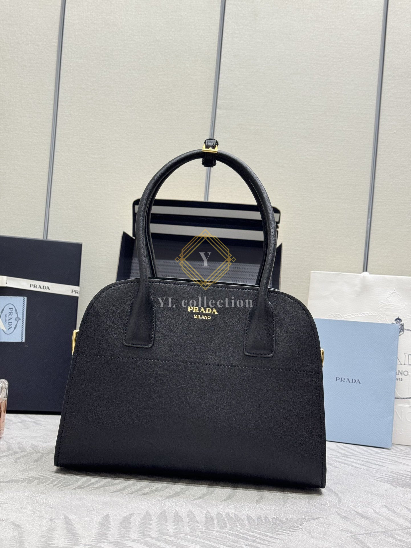 프라다 1BG538 미디움 레더 토트백