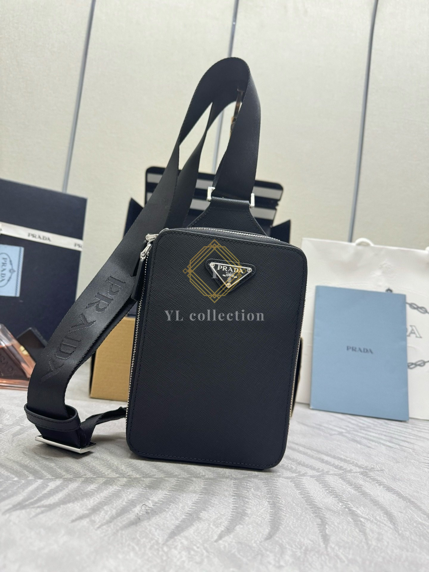 프라다 사피아노 브리크백