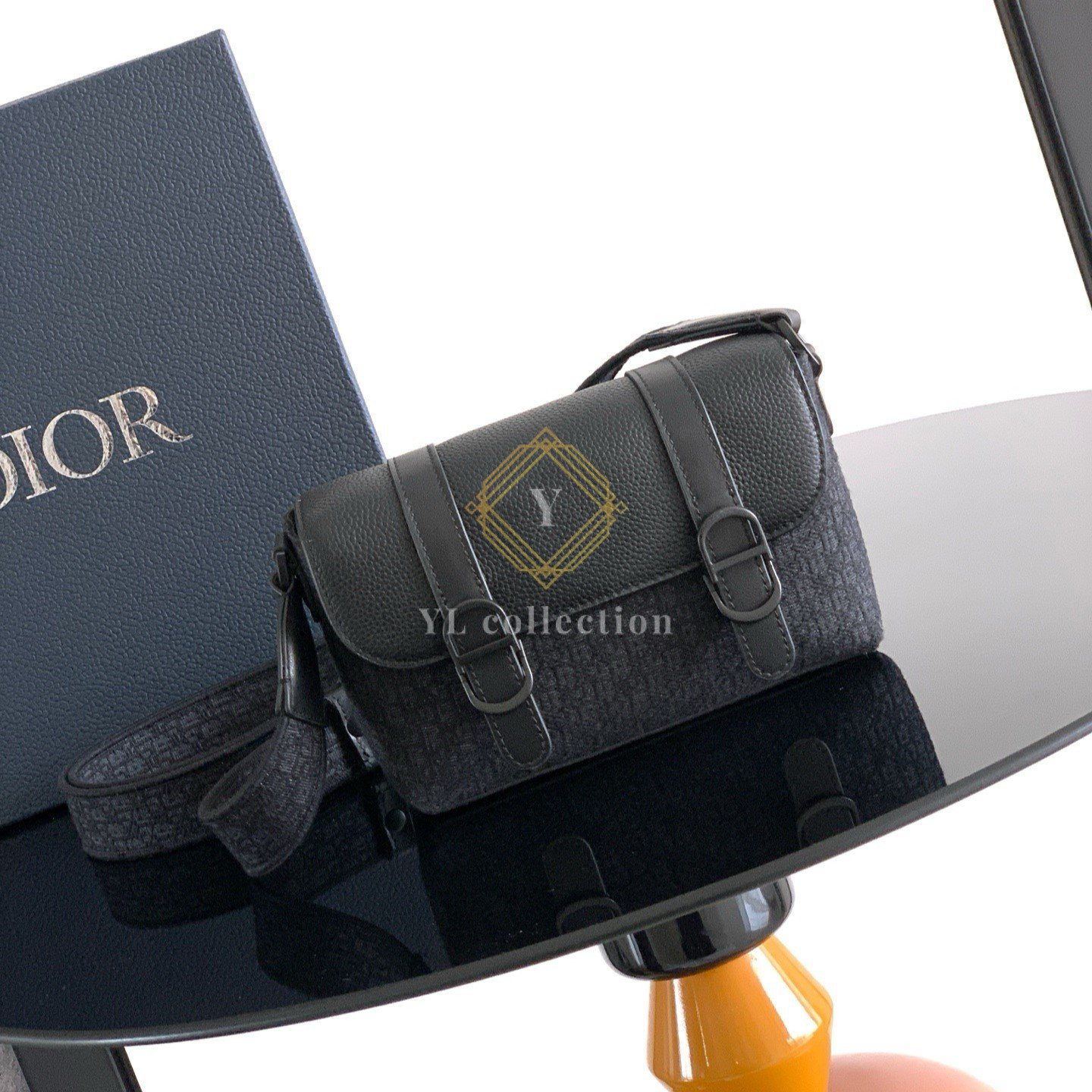 디올 Daily 미니 플랩 스트랩백