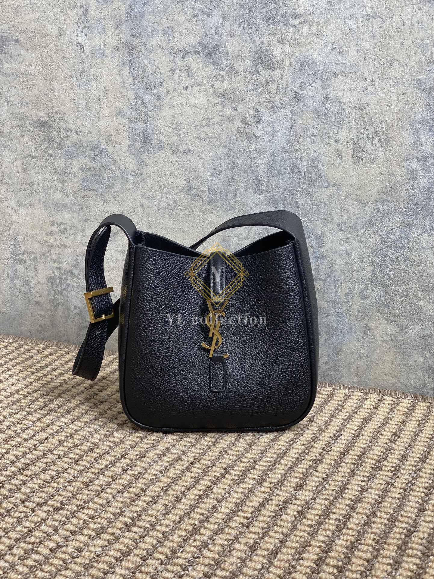 생로랑 LE 5 A 7 호보백