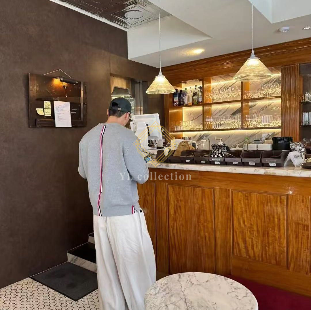 톰브라운 센터백 스트라이프 맨투맨