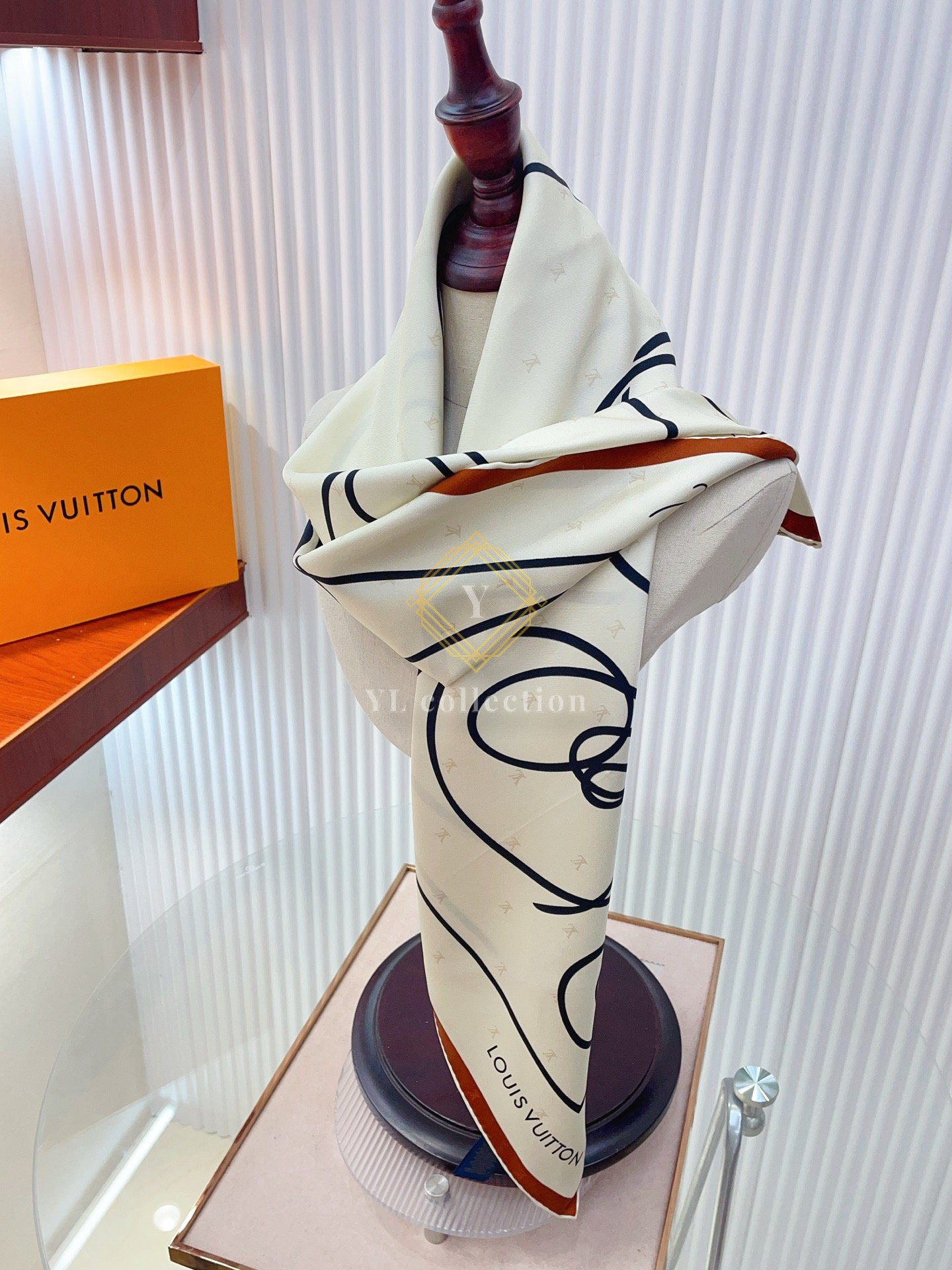 루이비통 슈맹 페장 바이 앙드레 퓌망 스퀘어 90 스카프