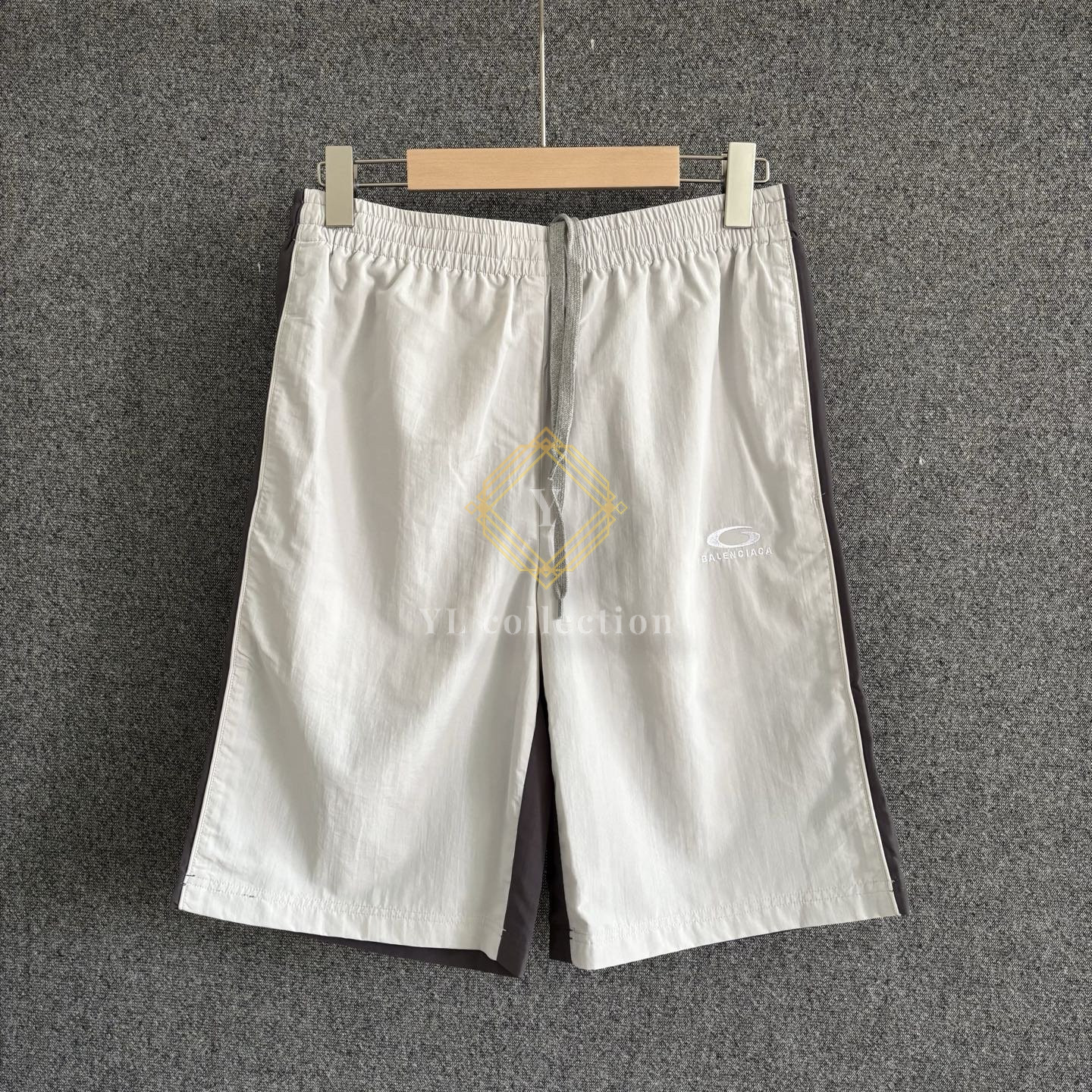 발렌시아가 테크니컬 트랙 팬츠 그레이