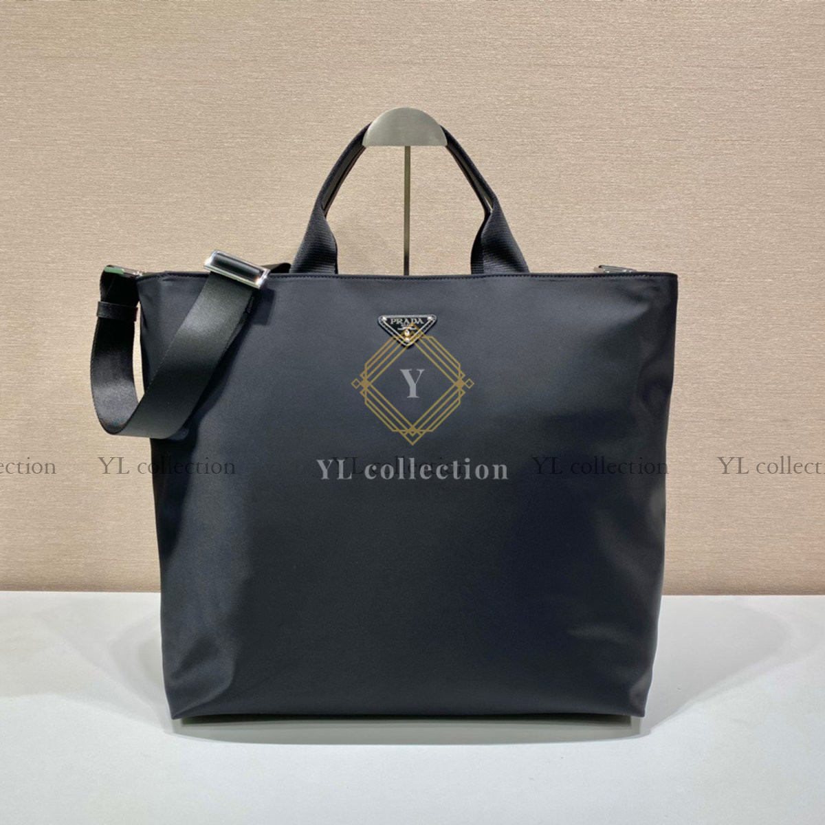 프라다 리나일론 사피아노 가죽 토트백