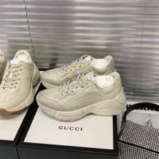 구찌 라이톤 더티 레더 스니커즈