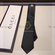 구찌 벌 자수 넥타이