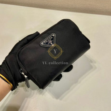 프라다 리나일론 미니 파우치