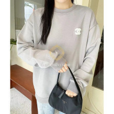 샤넬 심플 로고 맨투맨