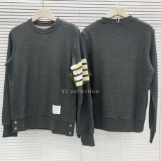 톰브라운 로고 패치 스웨트셔츠