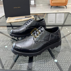 보테가베네타 스트러트 그리드 에리스업 더비슈즈