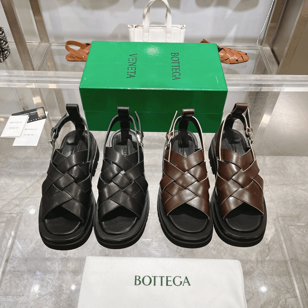 보테가베네타 LUG 스트랩 샌들
