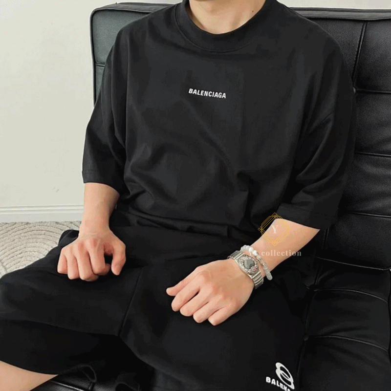 발렌시아가 백 로고 프린팅 반팔 티