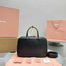 미우미우 가죽 보 백