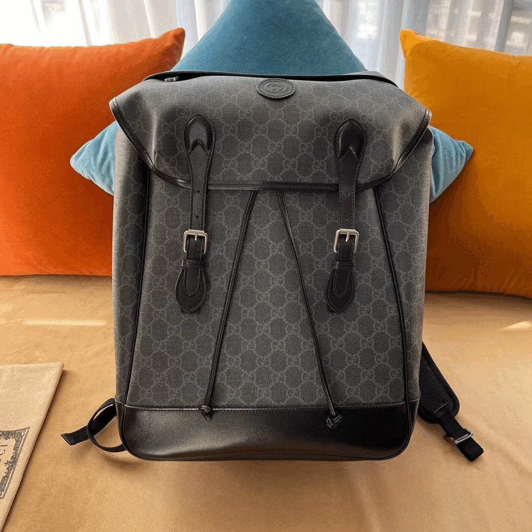 구찌 인터로킹 G 미디엄 백팩