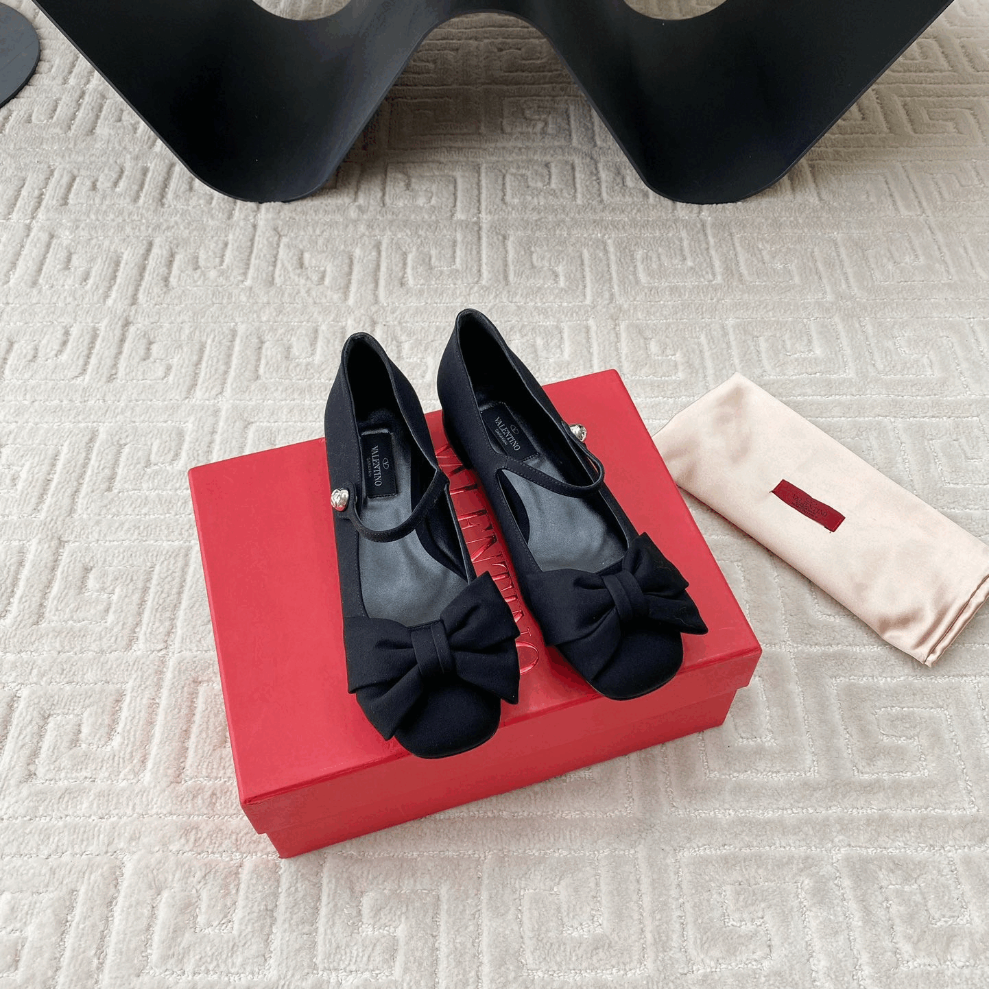 발렌티노 가라바니 보우제인 메리 제인 크레이프 발레리나 20MM