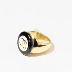 샤넬 24FW 프리컬렉션 CC 로고 반지