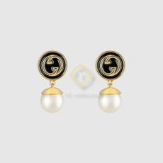 구찌 블론드 블랙 에나멜 펄 귀걸이