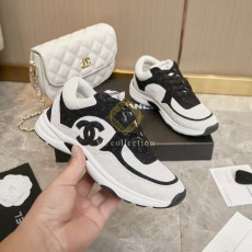 샤넬 프린티드 화이트 블랙 스니커즈