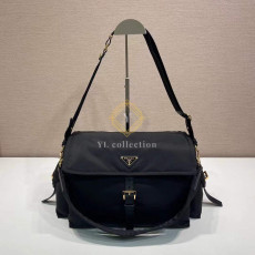 프라다 익스플로어 라지 리나일론 숄더백