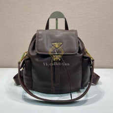 프라다 익스플로어 미디엄 나파 가죽 백팩