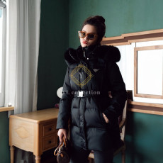 프라다 벨티드 다운 패딩 자켓