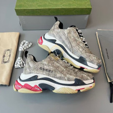 구찌 x 발렌시아가 해커 트리플 s 스니커즈