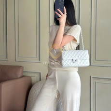 샤넬 클래식 캐비어 화이트 스몰 / 미듐