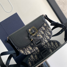 디올 Saddle 미니 플랩 메신저백