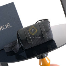 디올 Daily 미니 플랩 스트랩백