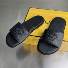 펜디 로마 엠보스드 로고 레더 샌들