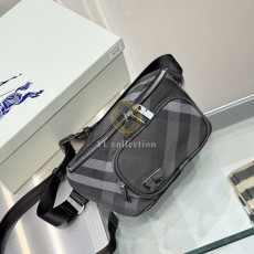 버버리 그리드 벨트 백