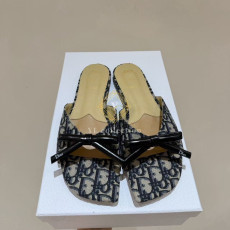 디올 보우 슬라이드
