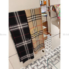 버버리 메탈릭 모노그램 라이트웨이트 체크 스카프